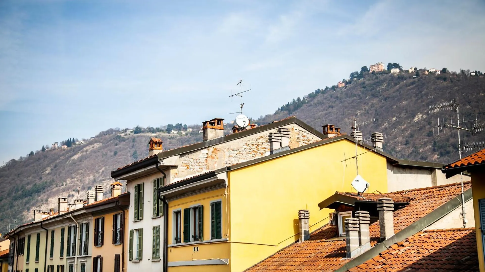 Suite Milano 76 Como Italy